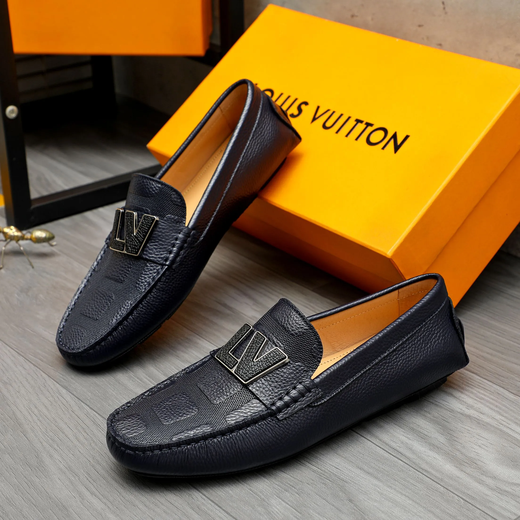 Men's shoes 💰380 Product trademark: LV "Louis Vuitton" casual slip-on shoes Regular size: 38-45 (45 is custom-made and non-returnable) Product material: Selected pebbled embossed cowhide upper, pigskin lining, rubber outsole